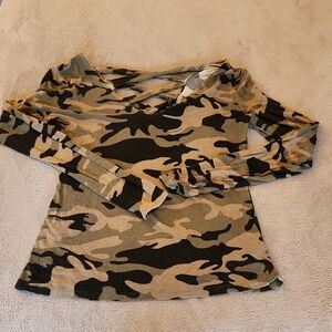 Rock & Republic Camouflage Long Sleeve Top Cute Criss-crossing In Back Size S